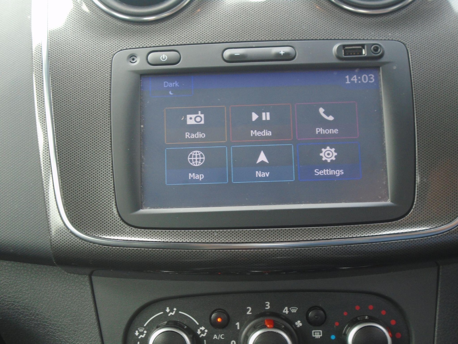 Used Dacia Sandero Stepway 2018 for sale - 76644648: Photo 39