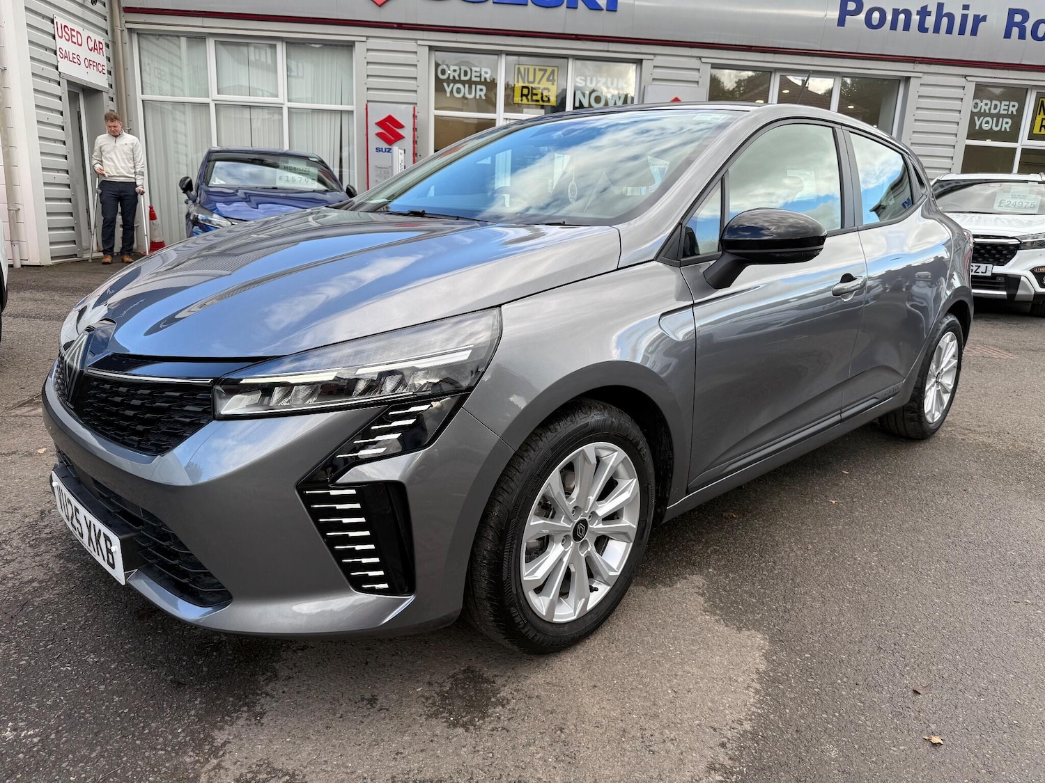 Used Renault Clio 2025 for sale - 76388526: Photo 3