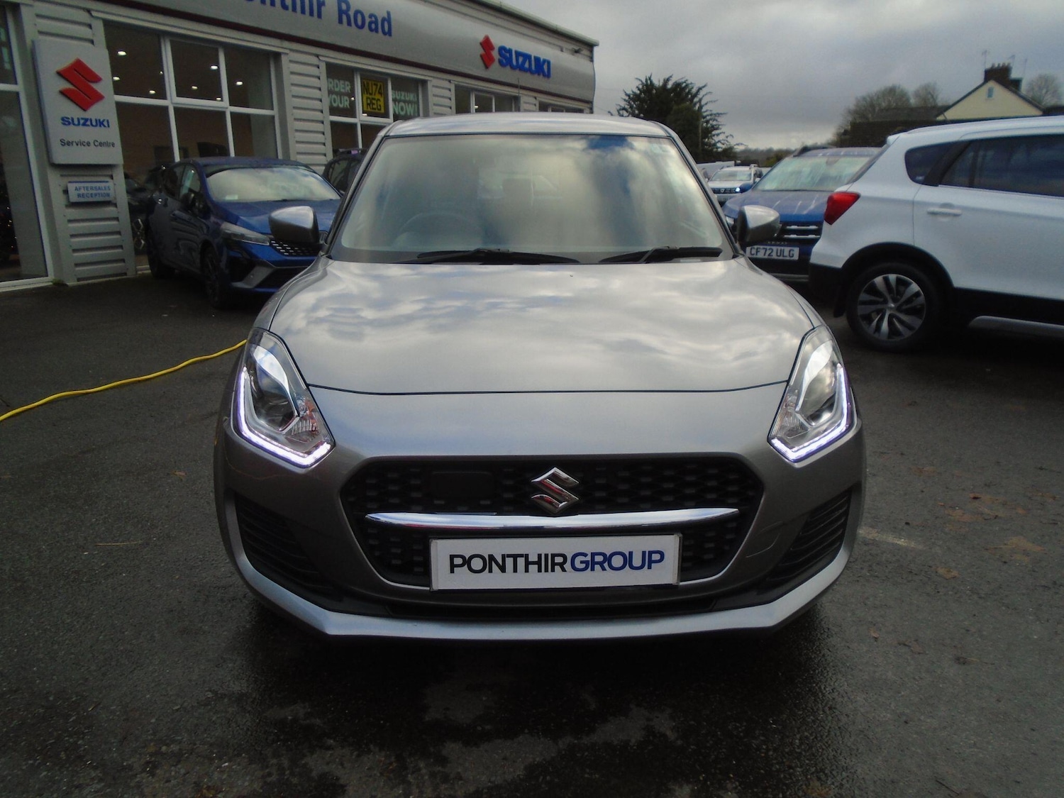Used Suzuki Swift 2023 for sale - 77029902: Photo 2