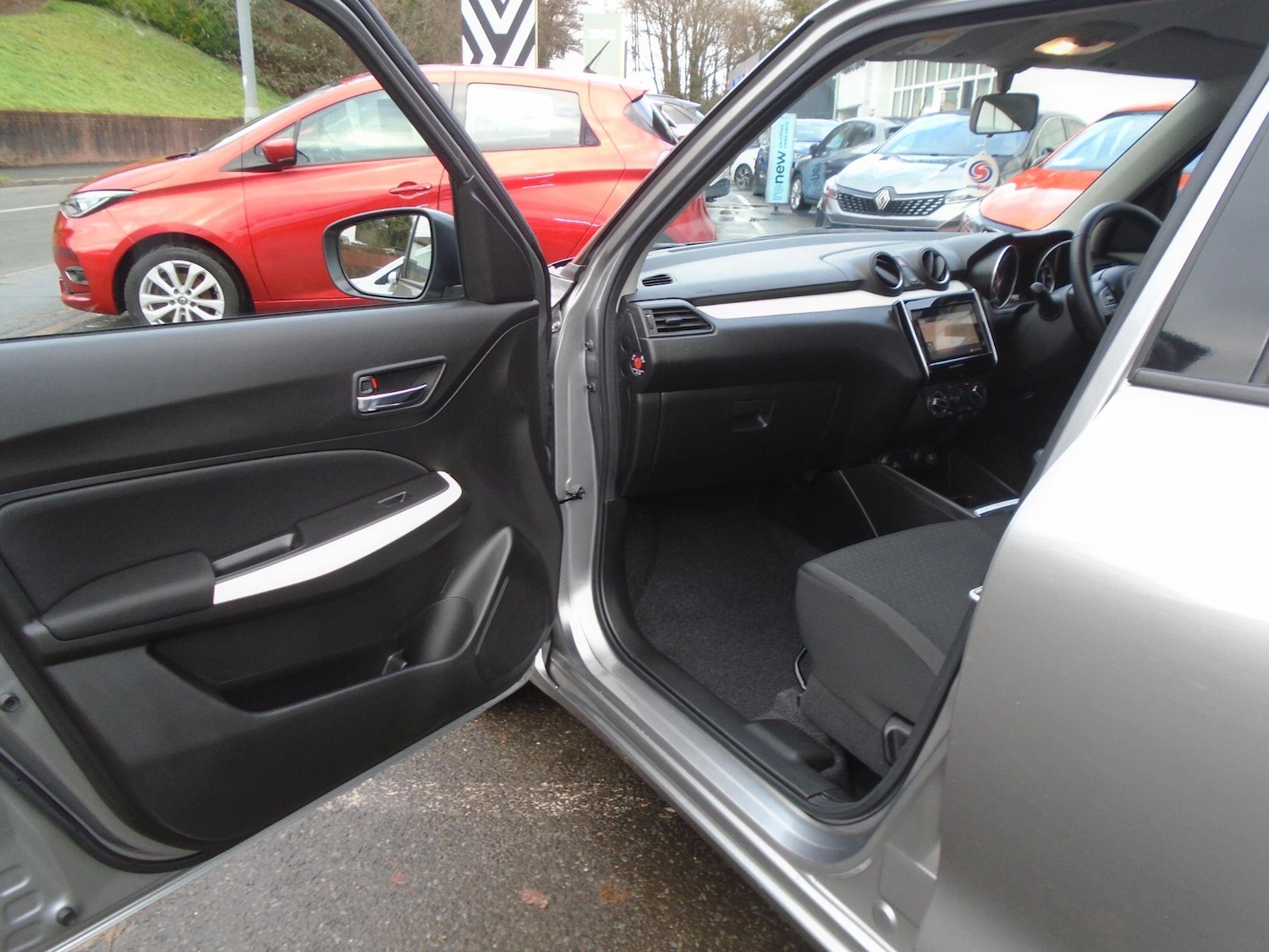 Used Suzuki Swift 2023 for sale - 77029902: Photo 21