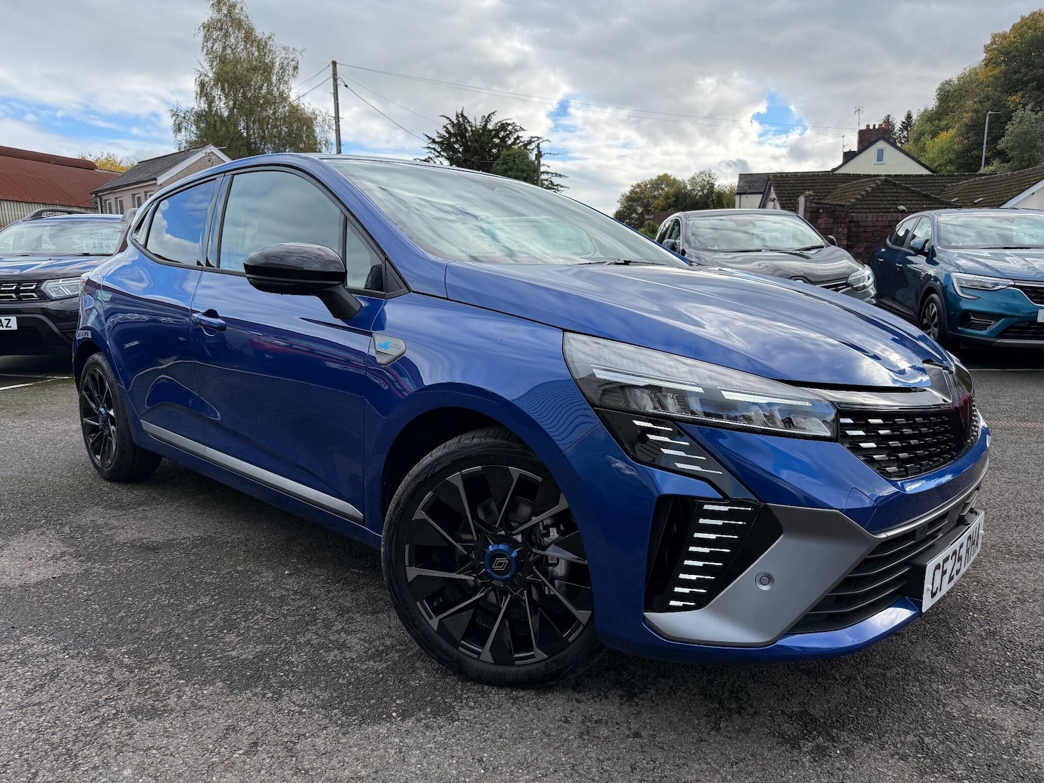 Used Renault Clio 2025 for sale - 76645223: Photo 1