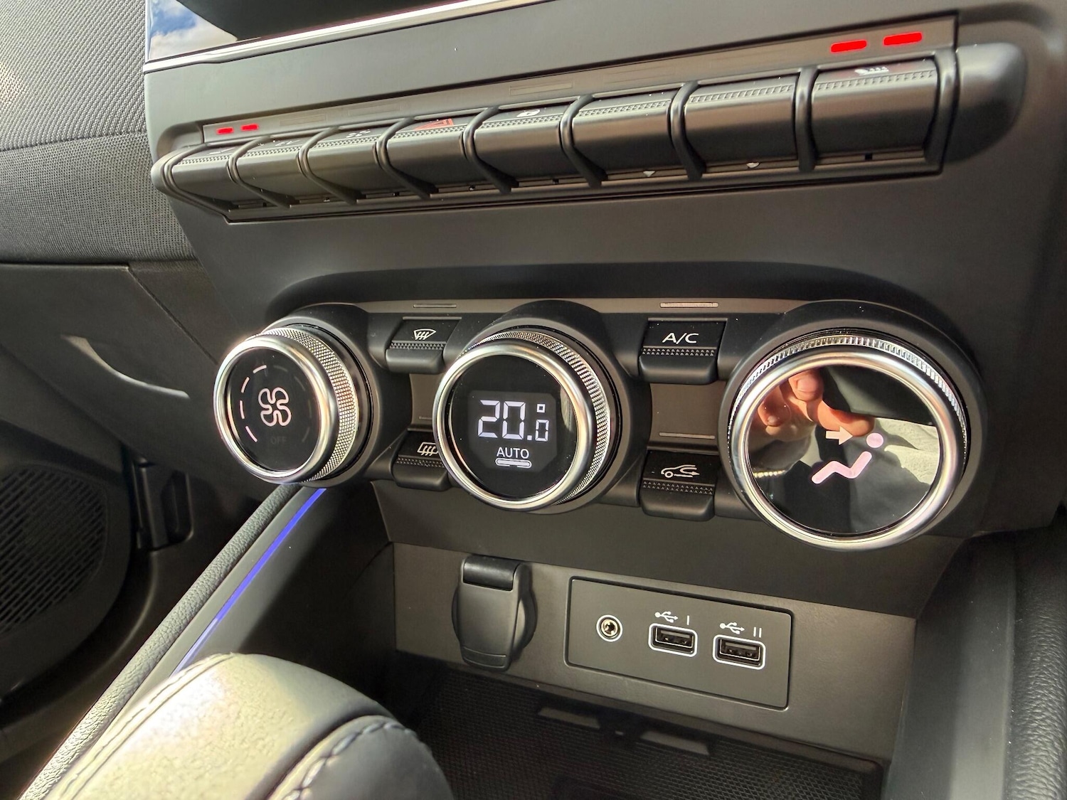 Used Renault Clio 2025 for sale - 76645223: Photo 11