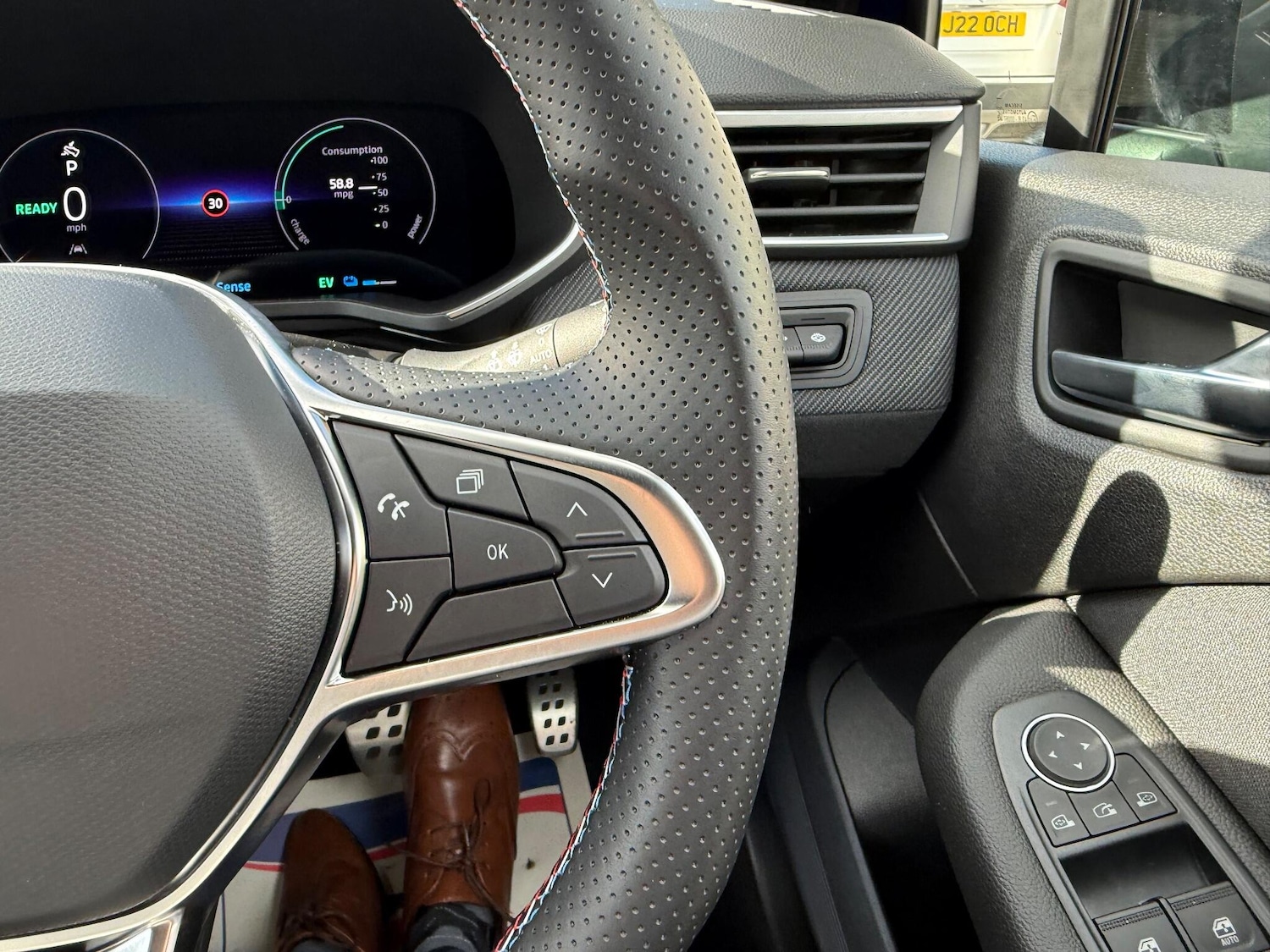 Used Renault Clio 2025 for sale - 76645223: Photo 18