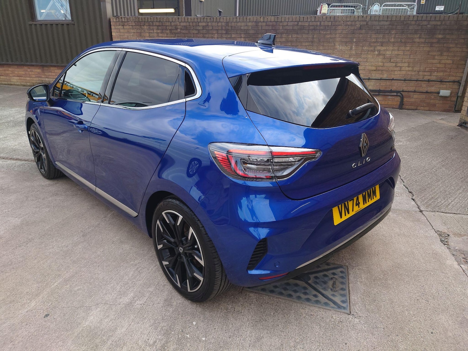 Used Renault Clio 2024 for sale - 76988741: Photo 4