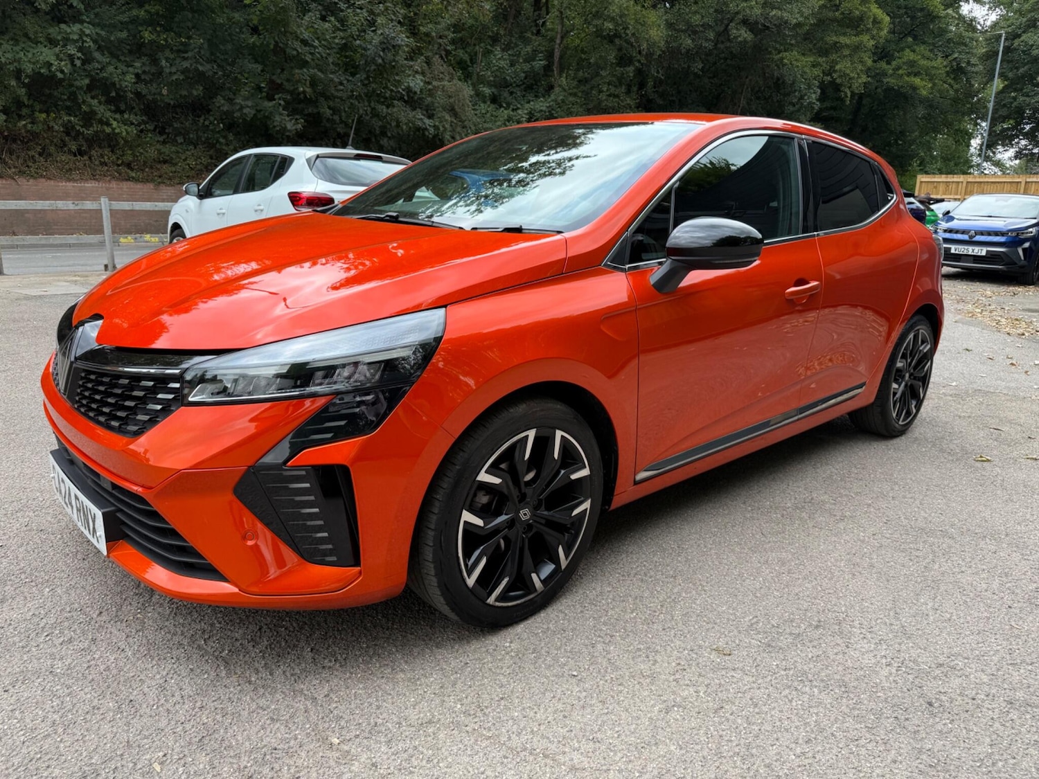 Used Renault Clio 2024 for sale - 76644995: Photo 3