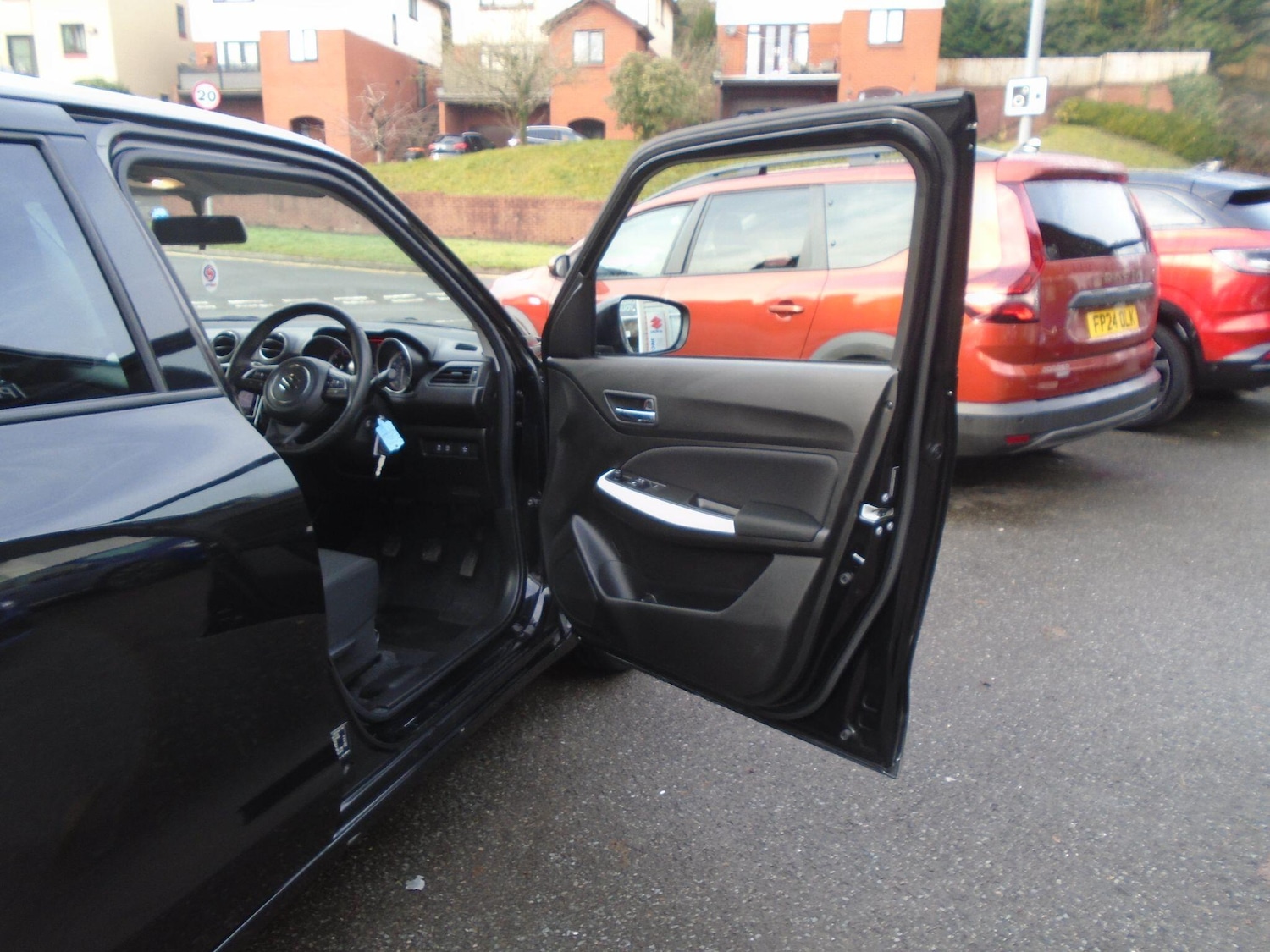 Used Suzuki Swift 2023 for sale - 77203235: Photo 15