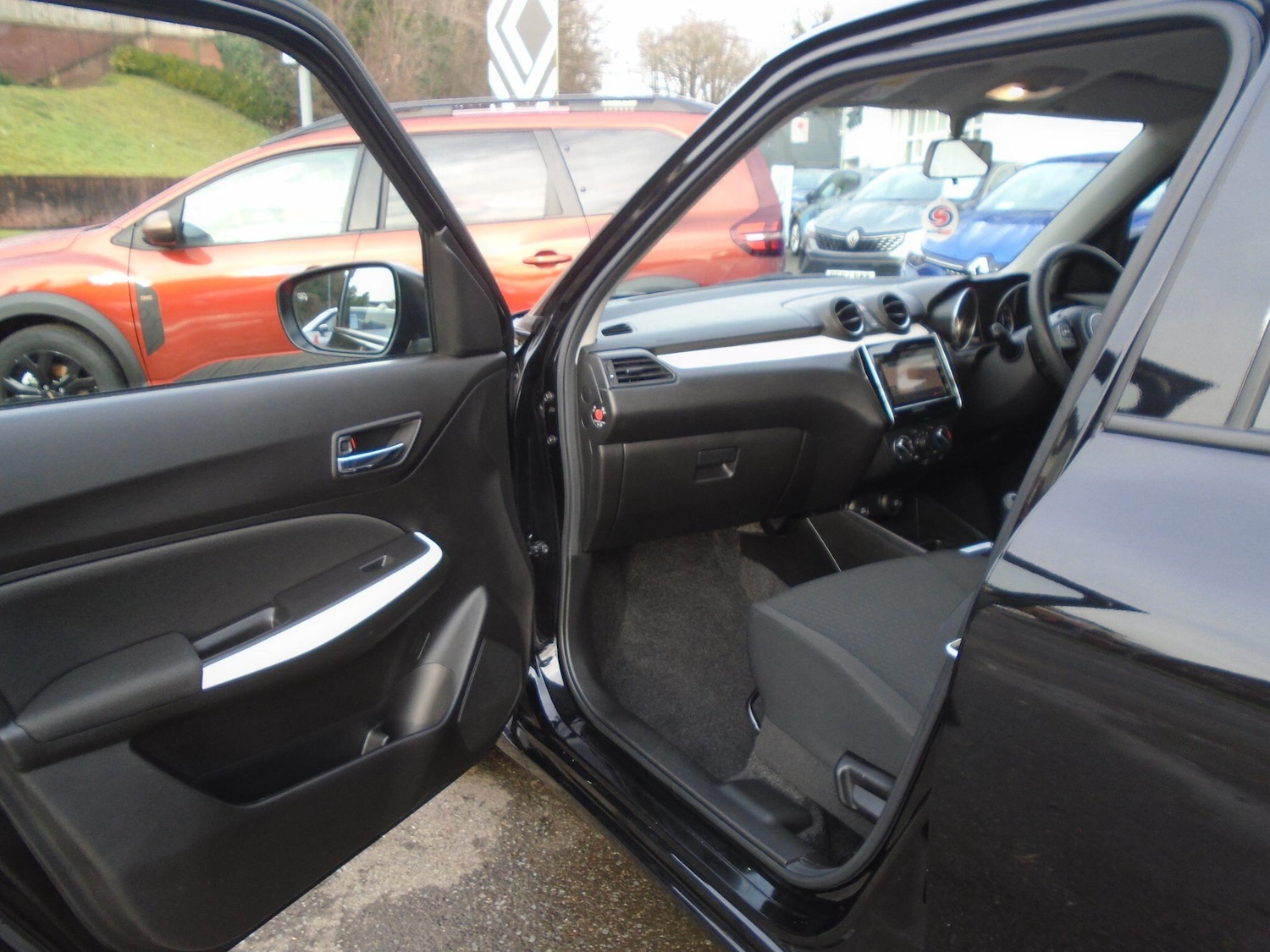 Used Suzuki Swift 2023 for sale - 77203235: Photo 22