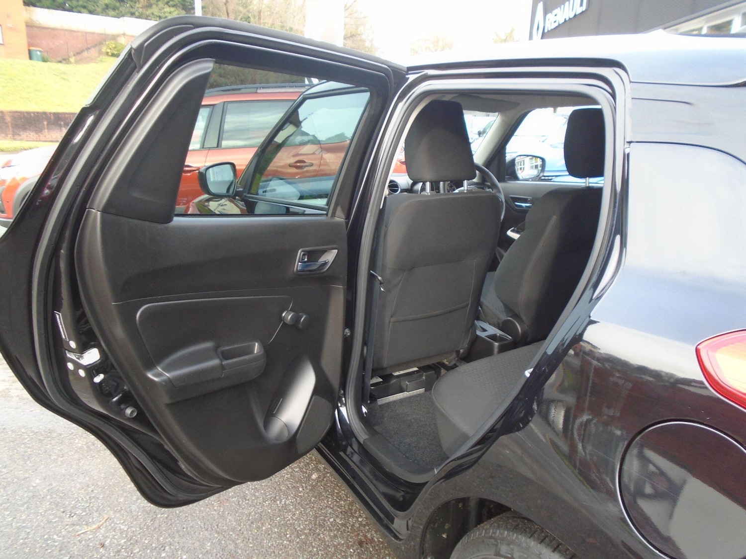 Used Suzuki Swift 2023 for sale - 77203235: Photo 26