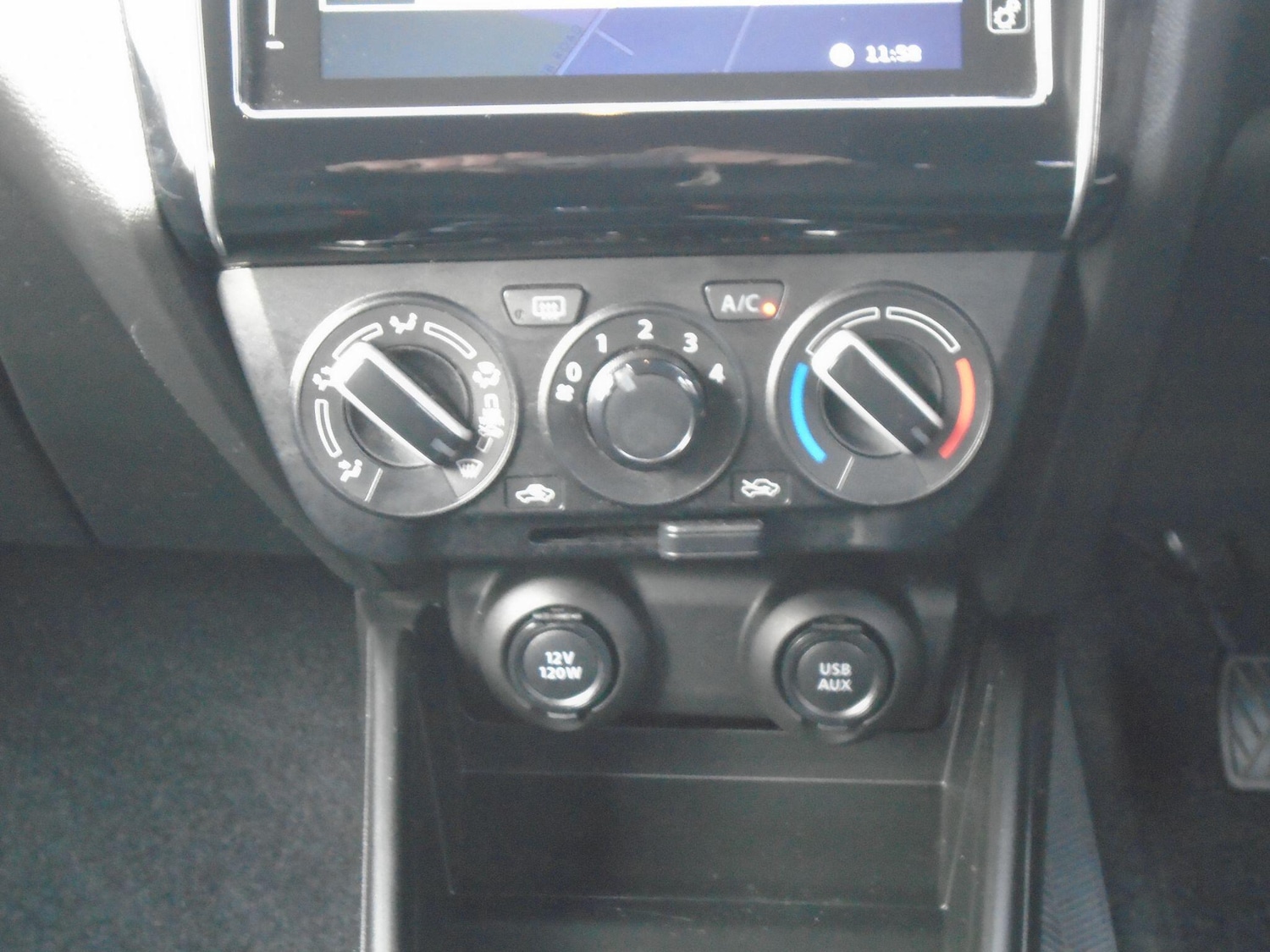 Used Suzuki Swift 2023 for sale - 77203235: Photo 35