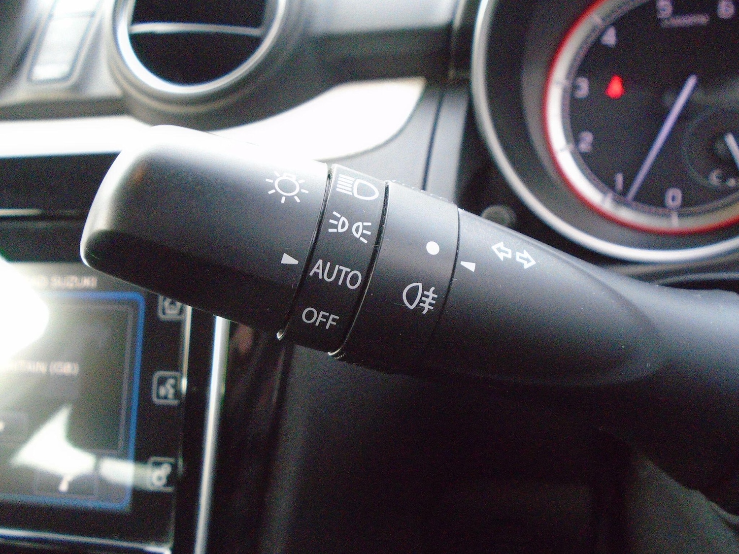 Used Suzuki Swift 2023 for sale - 77203235: Photo 38