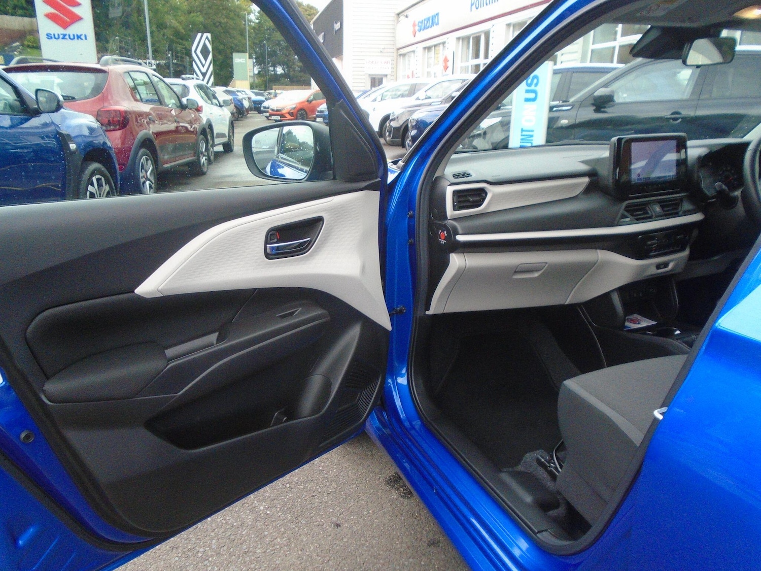 Used Suzuki Swift 2024 for sale - 76101001: Photo 26