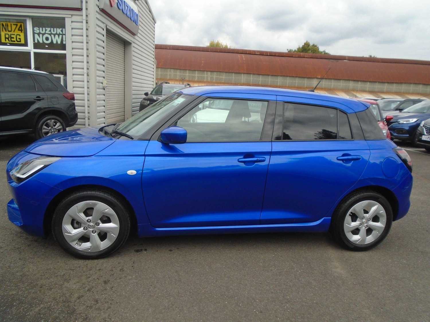 Used Suzuki Swift 2024 for sale - 76101001: Photo 4