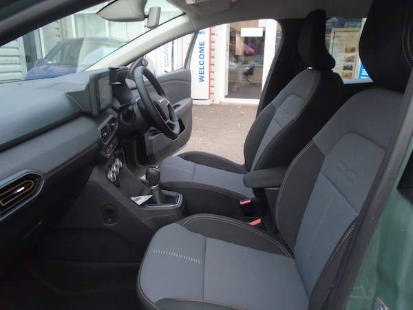 Used Dacia Sandero Stepway 2023 for sale - 76306858: Photo 30