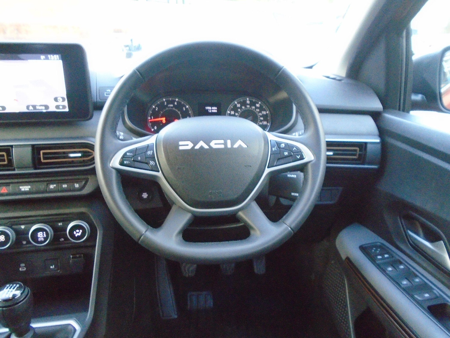 Used Dacia Jogger 2024 for sale - 77306247: Photo 39