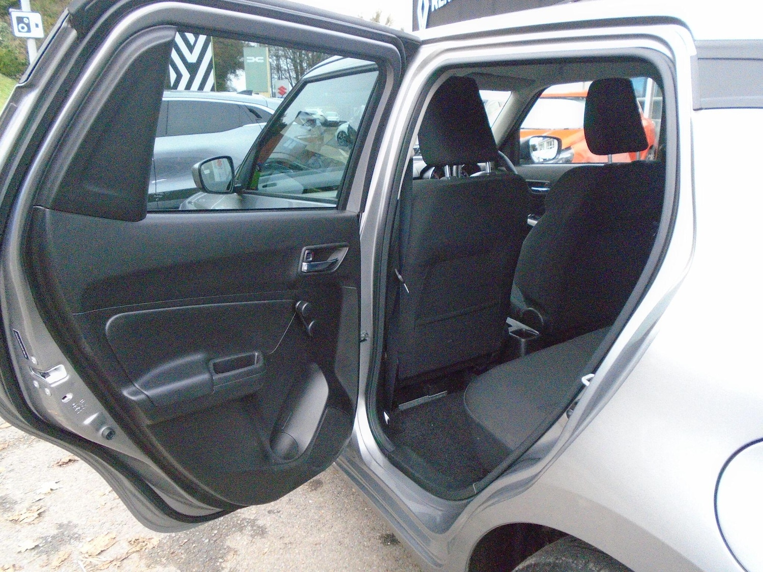 Used Suzuki Swift 2023 for sale - 76714903: Photo 27