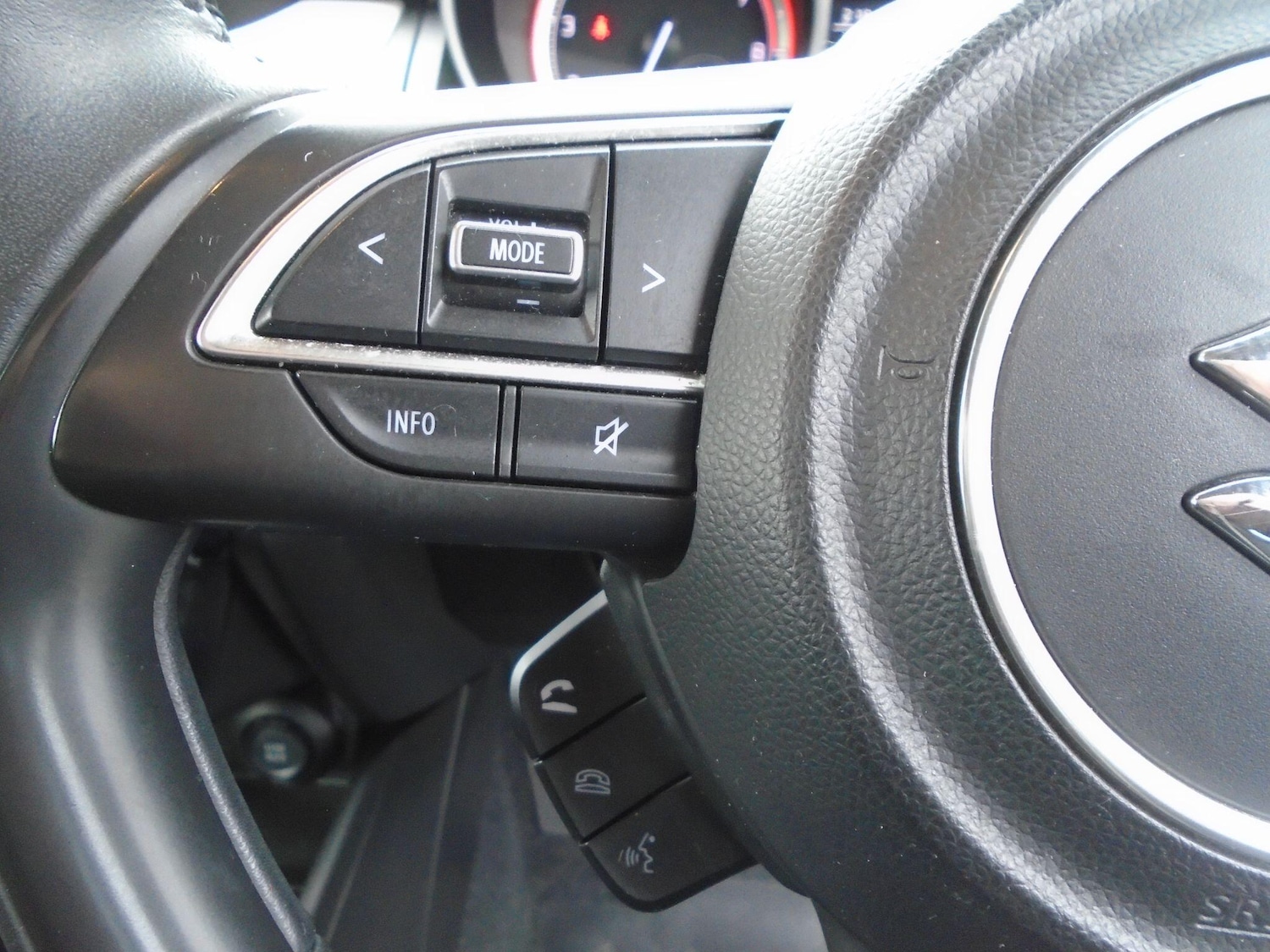 Used Suzuki Swift 2023 for sale - 76714903: Photo 40