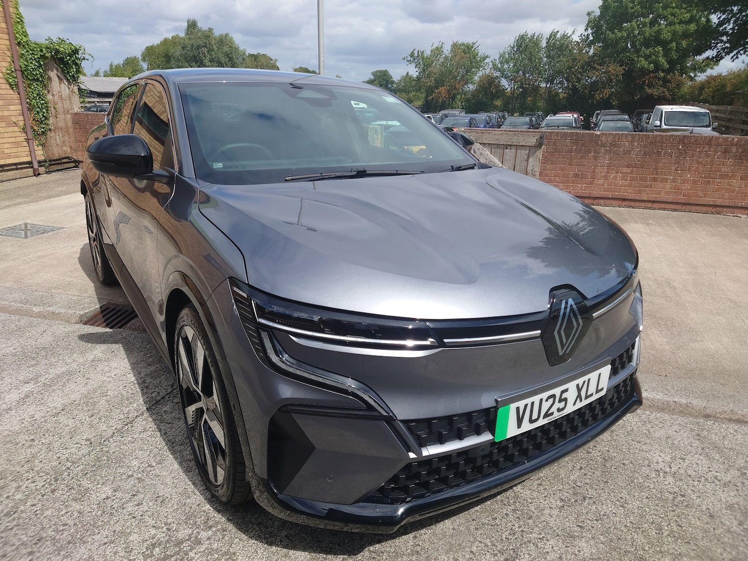 Used Renault Megane E Tech 2025 for sale - 76561188: Photo 1