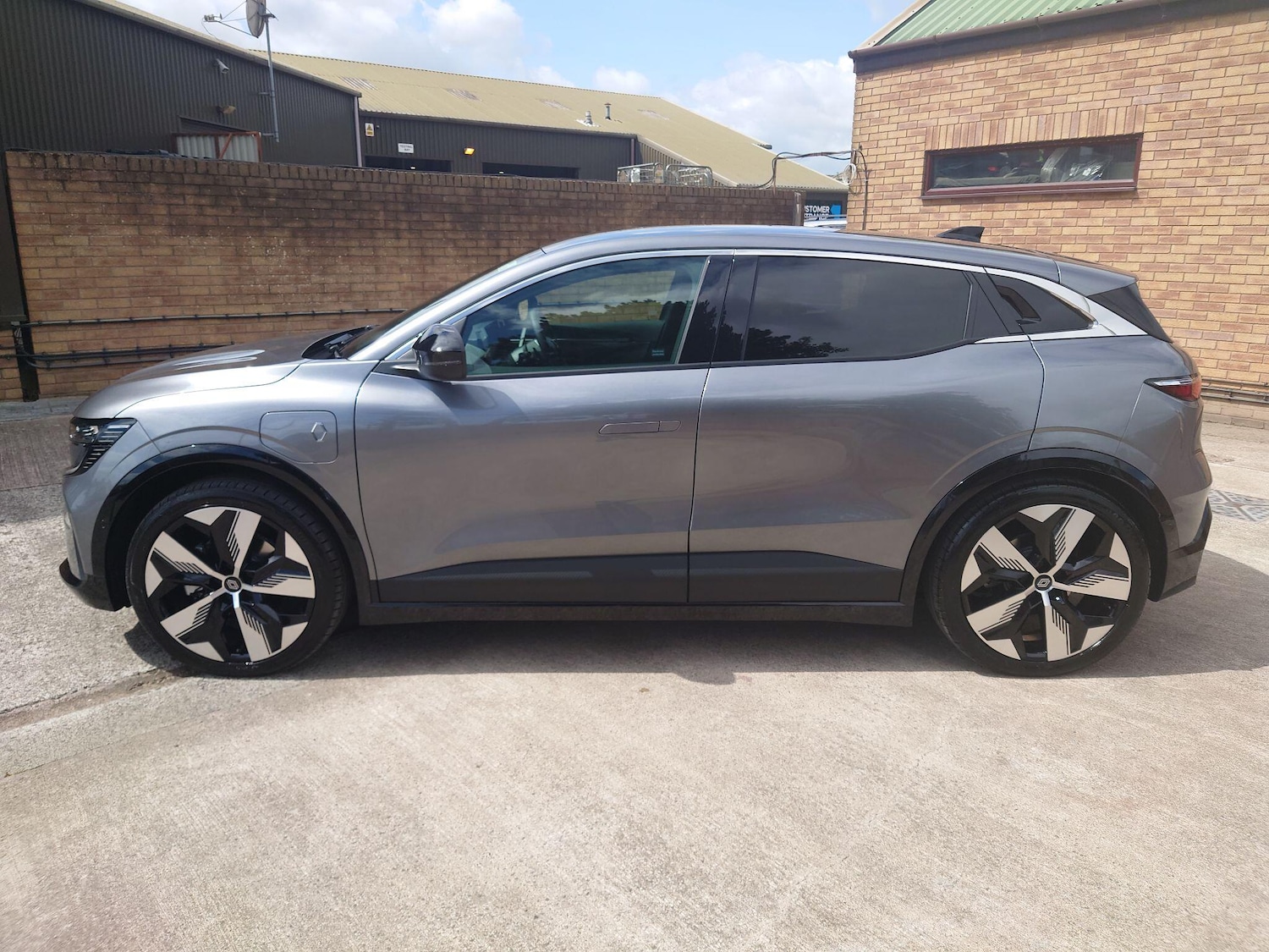 Used Renault Megane E Tech 2025 for sale - 76645063: Photo 4