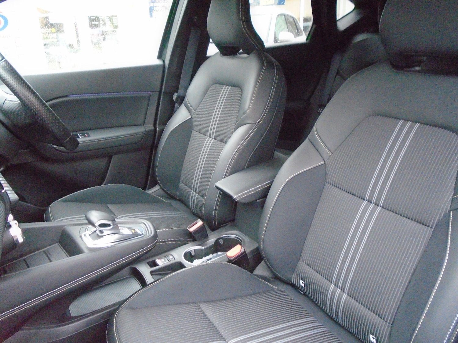 Used Renault Captur 2023 for sale - 76645280: Photo 30