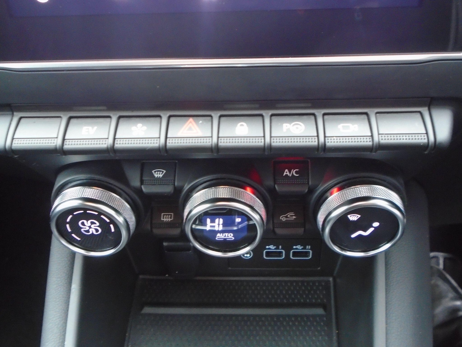 Used Renault Captur 2023 for sale - 76645280: Photo 50