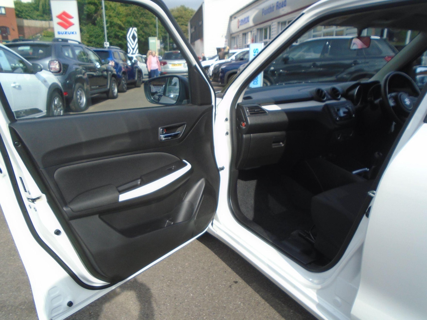 Used Suzuki Swift 2020 for sale - 76100985: Photo 23