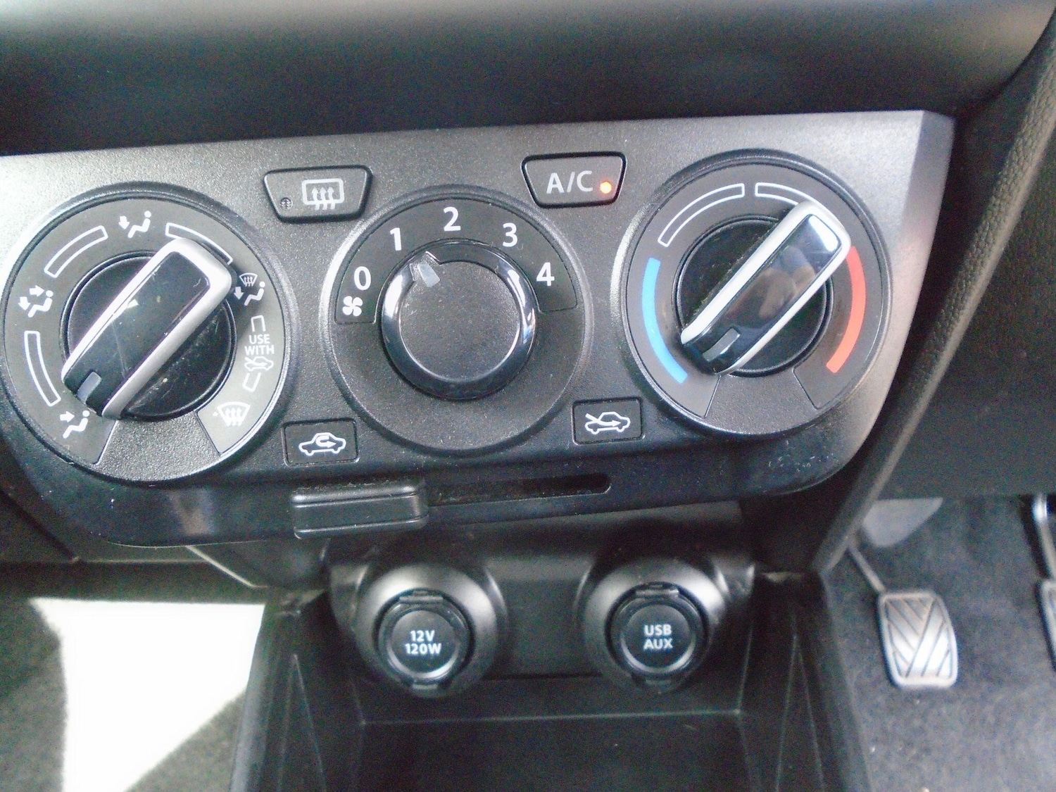 Used Suzuki Swift 2020 for sale - 76100985: Photo 37