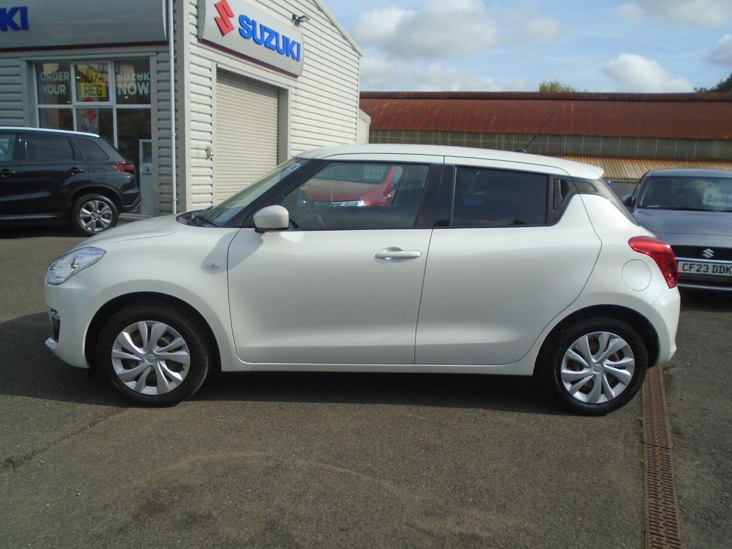 Used Suzuki Swift 2020 for sale - 76100985: Photo 4