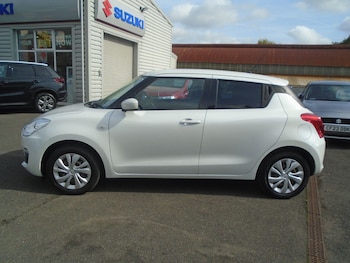 Used Suzuki Swift 2020 for sale - 76100985: Photo