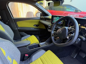 Used Renault 5 E-Tech electric 2025 for sale - 76100982: Photo 2