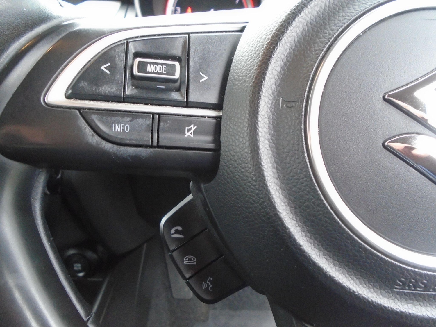 Used Suzuki Swift 2021 for sale - 77330881: Photo 36