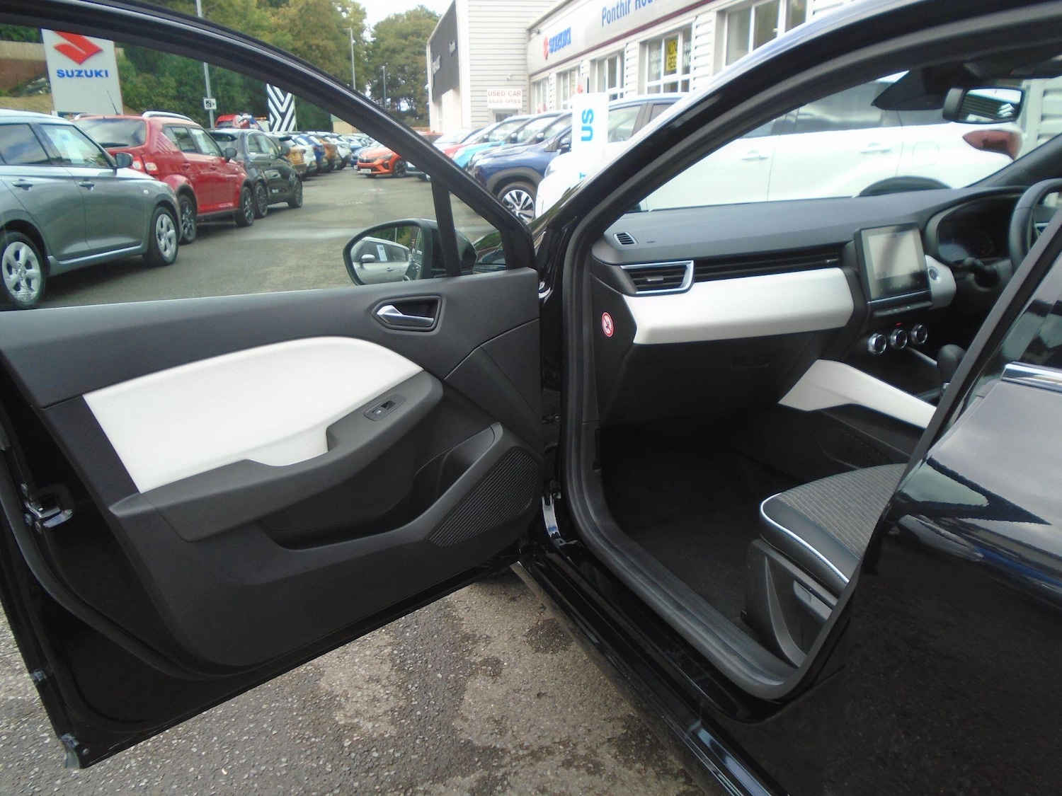 Used Renault Clio 2023 for sale - 76644964: Photo 29