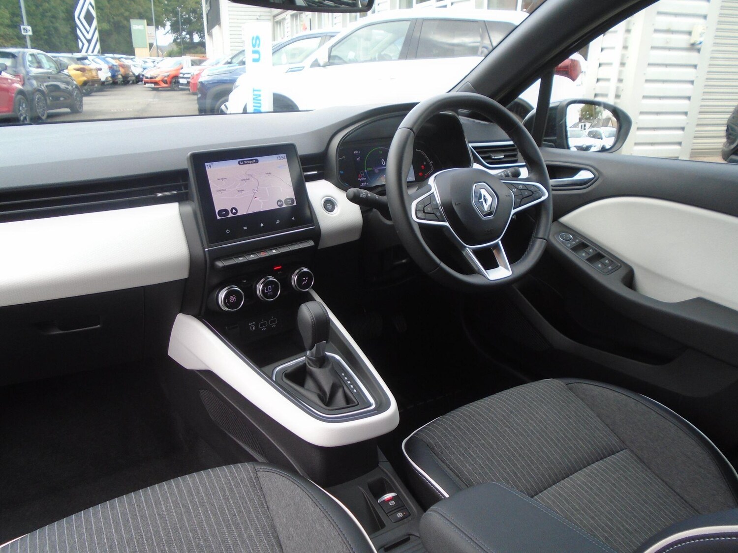 Used Renault Clio 2023 for sale - 76644964: Photo 30