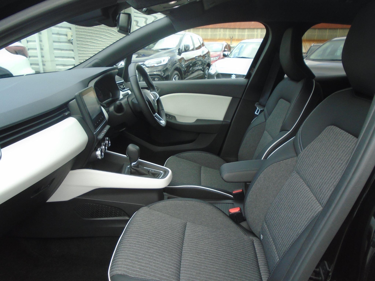 Used Renault Clio 2023 for sale - 76644964: Photo 31