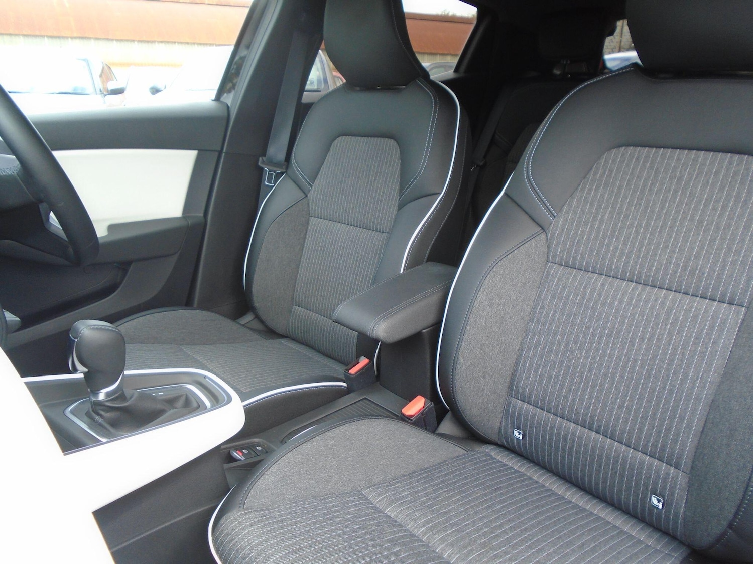 Used Renault Clio 2023 for sale - 76644964: Photo 32