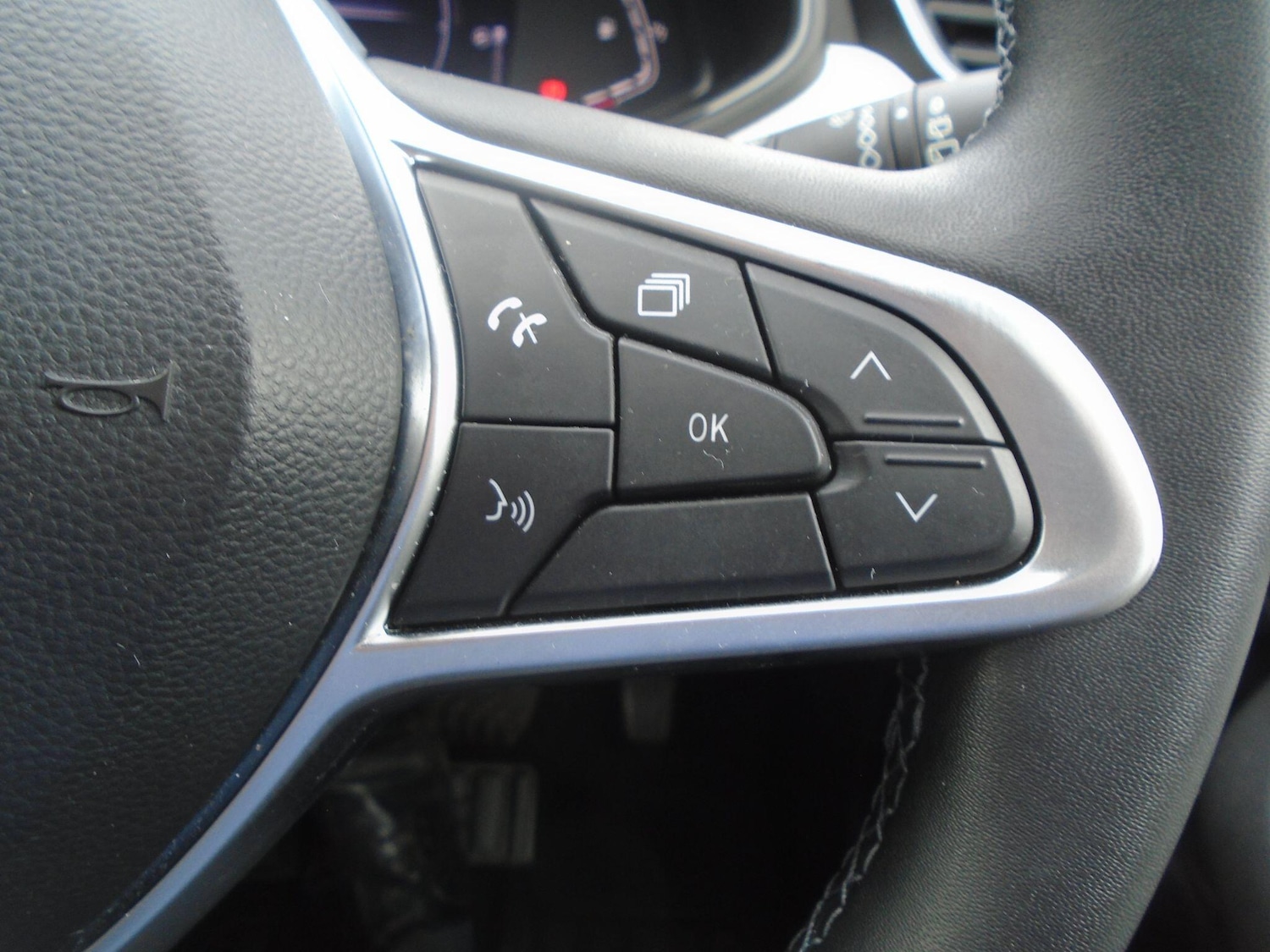 Used Renault Clio 2023 for sale - 76644964: Photo 47