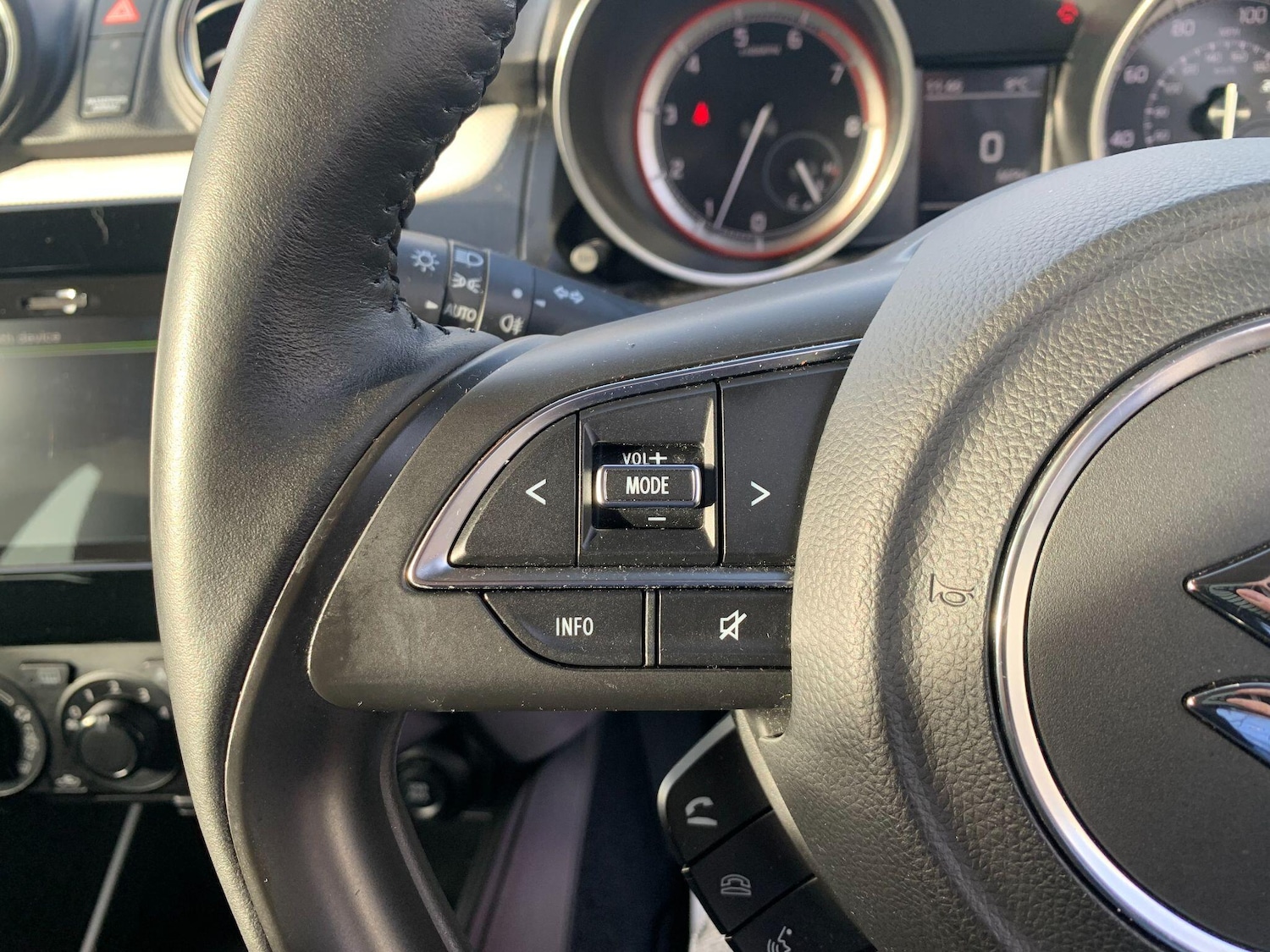 Used Suzuki Swift 2023 for sale - 76926832: Photo 15