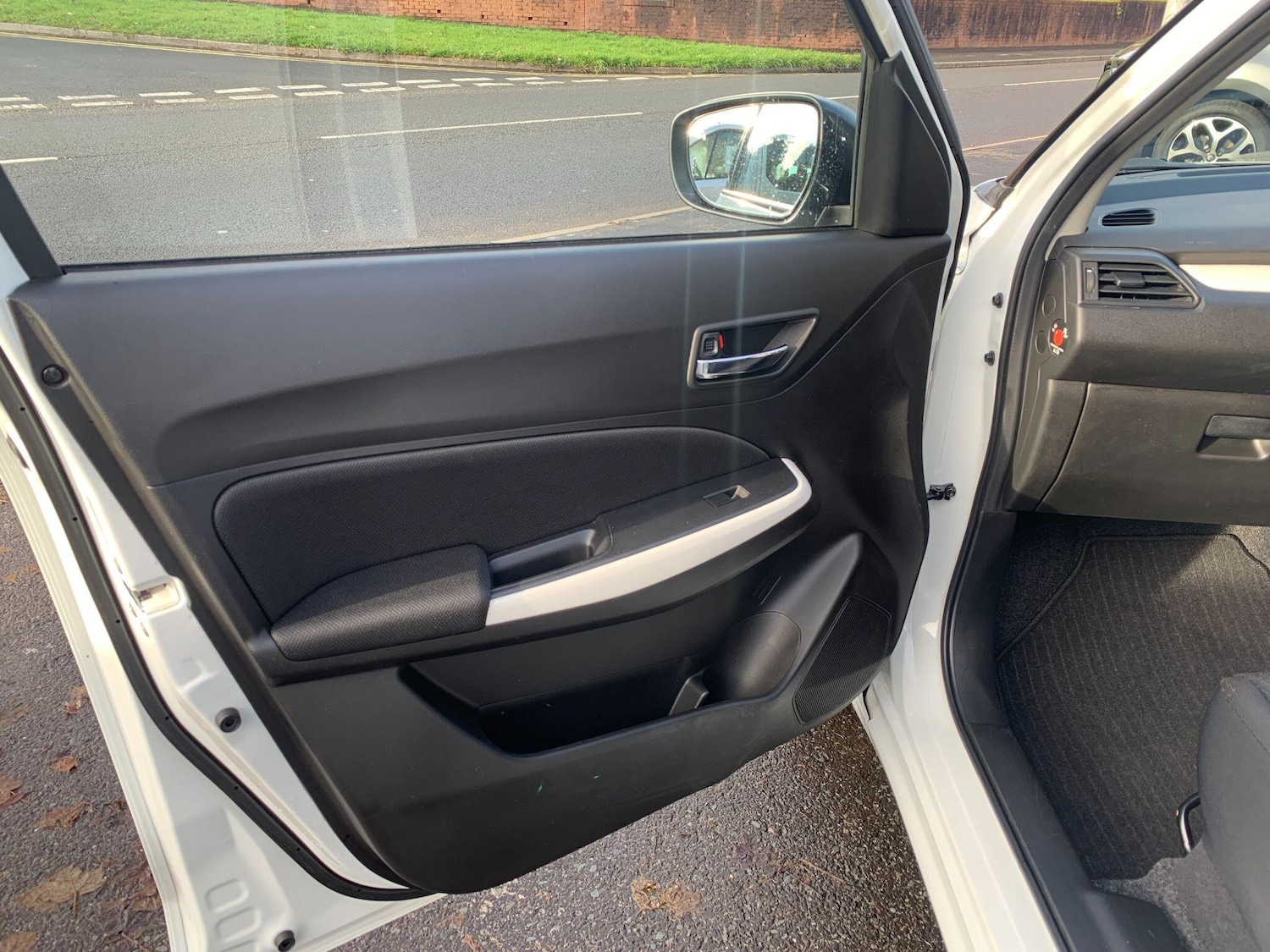 Used Suzuki Swift 2023 for sale - 76926832: Photo 21