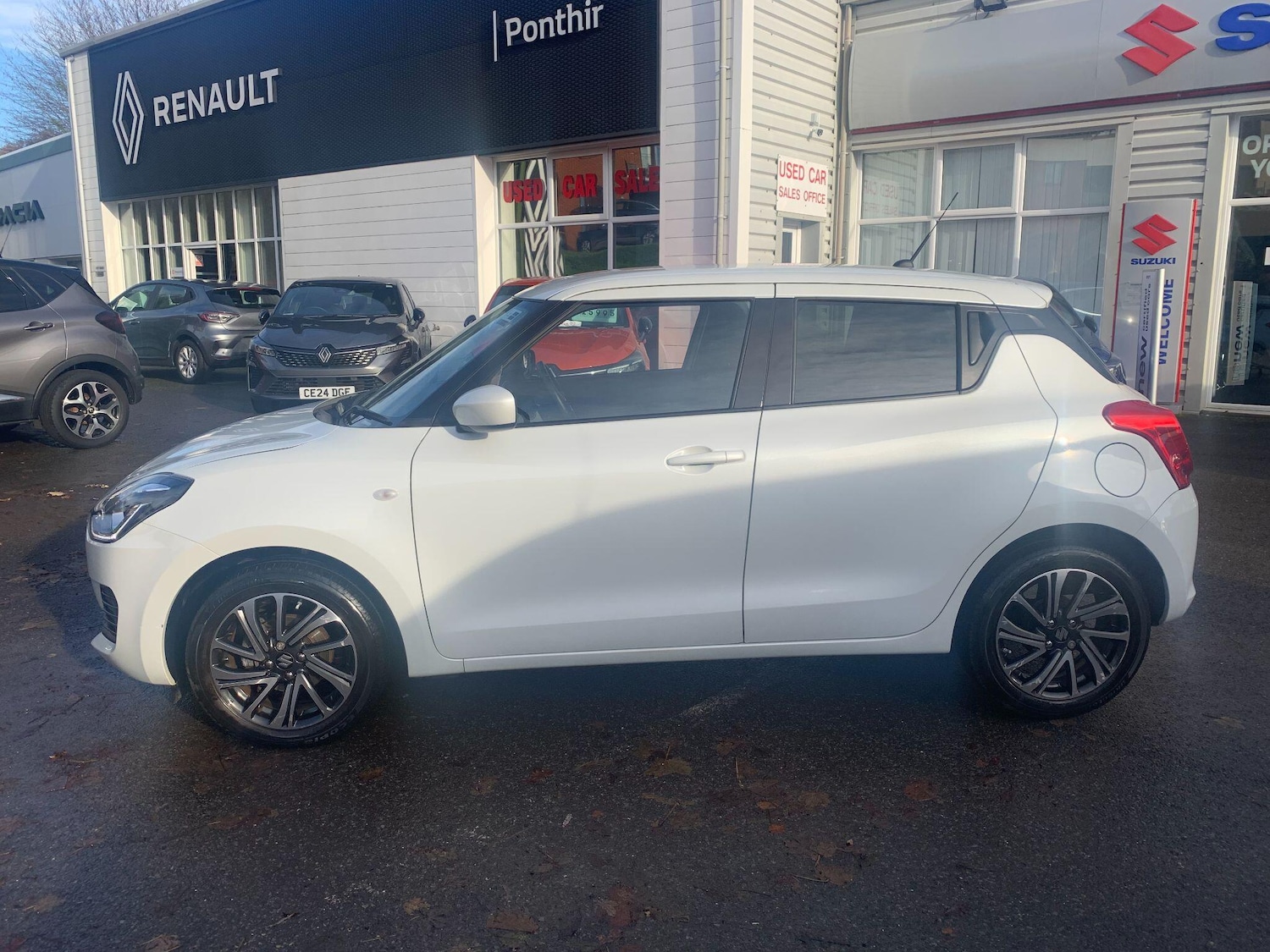 Used Suzuki Swift 2023 for sale - 76926832: Photo 5