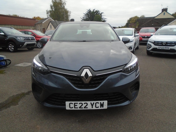 Used Renault Clio 2022 for sale - 76327136: Photo 2