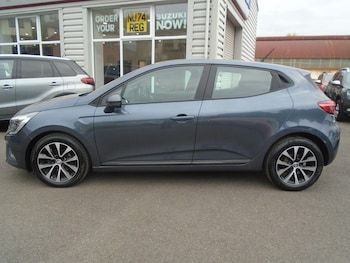 Used Renault Clio 2022 for sale - 76327136: Photo 4