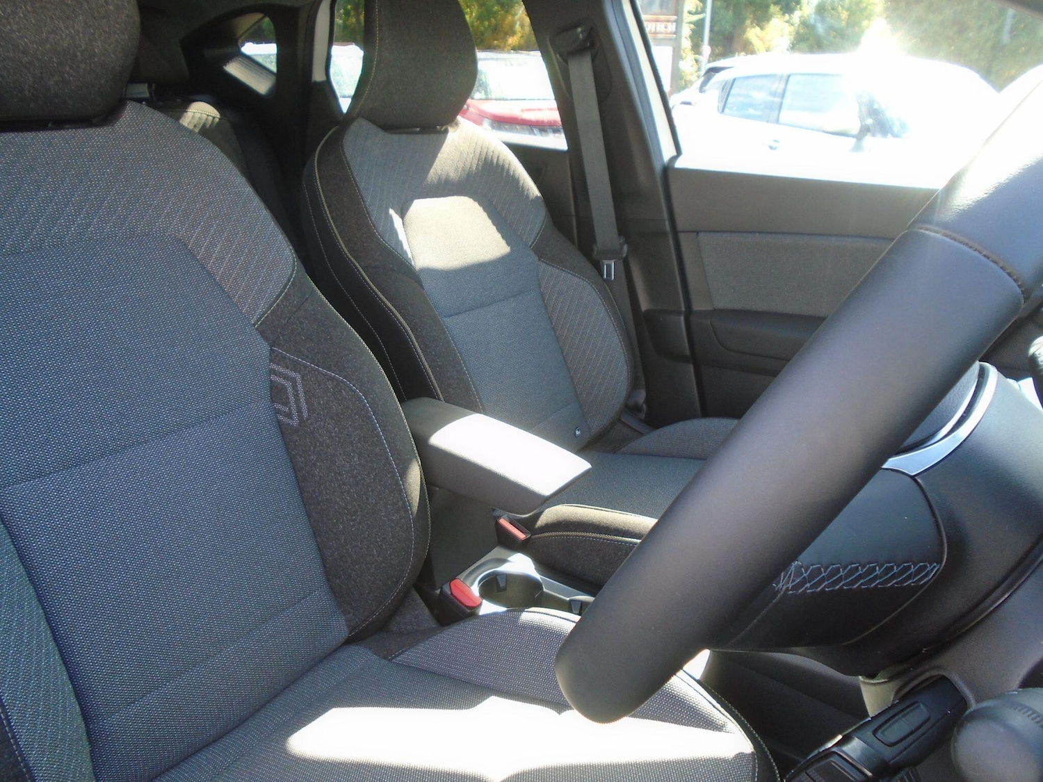 Used Renault Captur 2024 for sale - 76137602: Photo 22