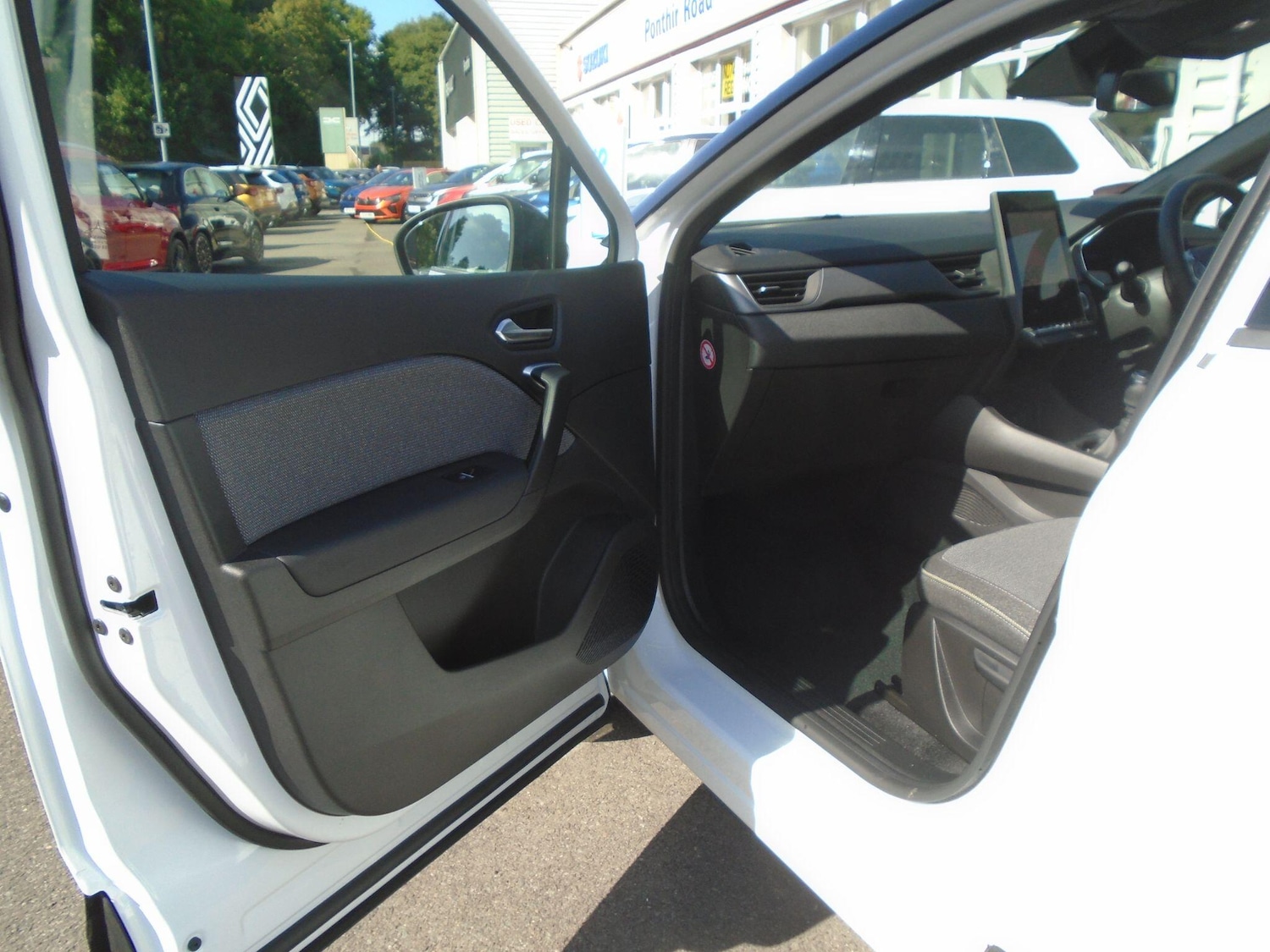 Used Renault Captur 2024 for sale - 76137602: Photo 26