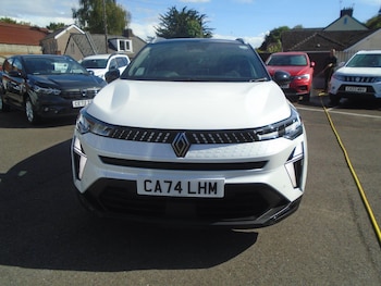 Used Renault Captur 2024 for sale - 76137602: Photo 2