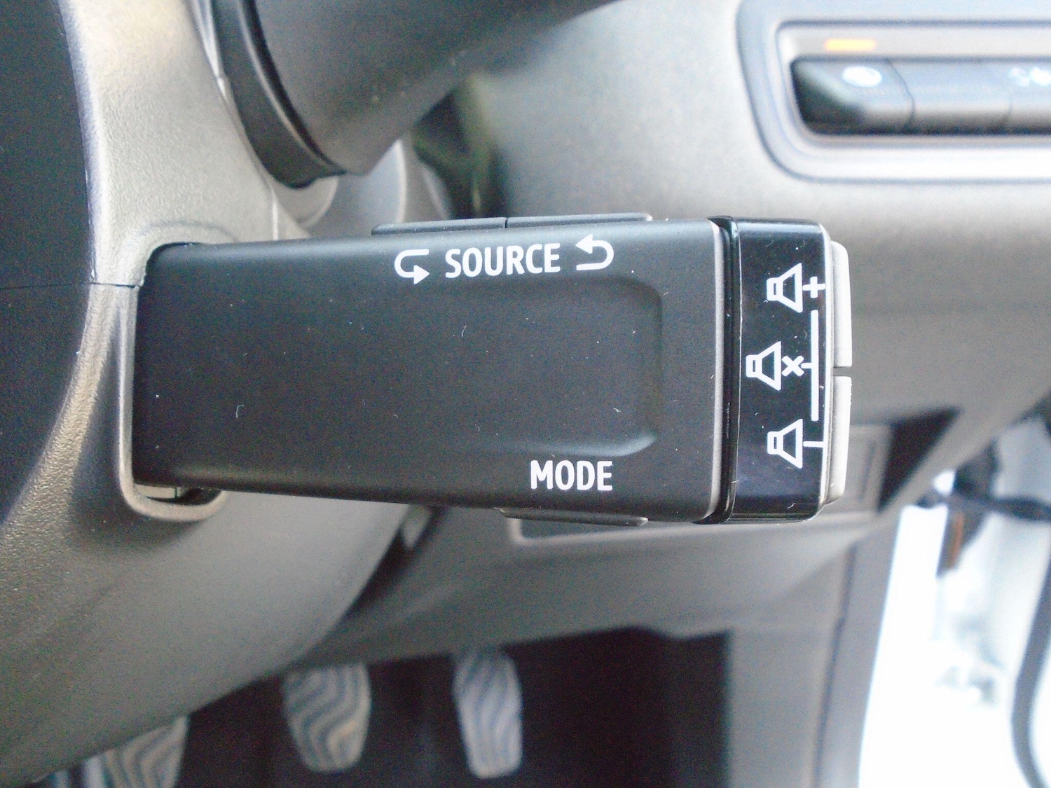 Used Renault Captur 2024 for sale - 76137602: Photo 50