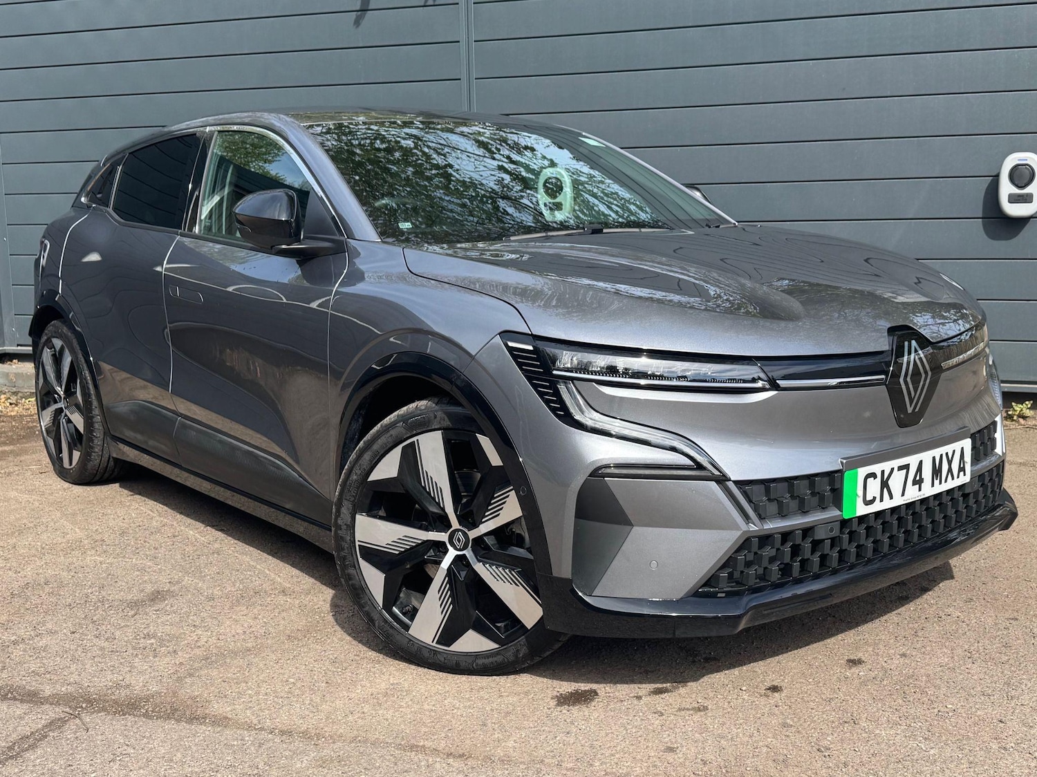 Used Renault Megane E Tech 2024 for sale - 76645098: Photo 1