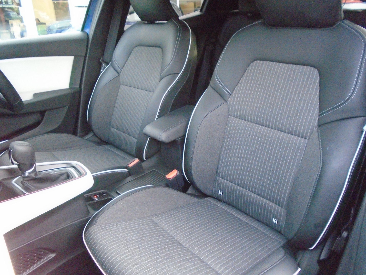 Used Renault Clio 2023 for sale - 77029625: Photo 30