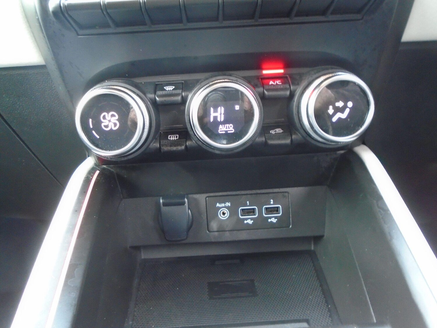 Used Renault Clio 2023 for sale - 77029625: Photo 45