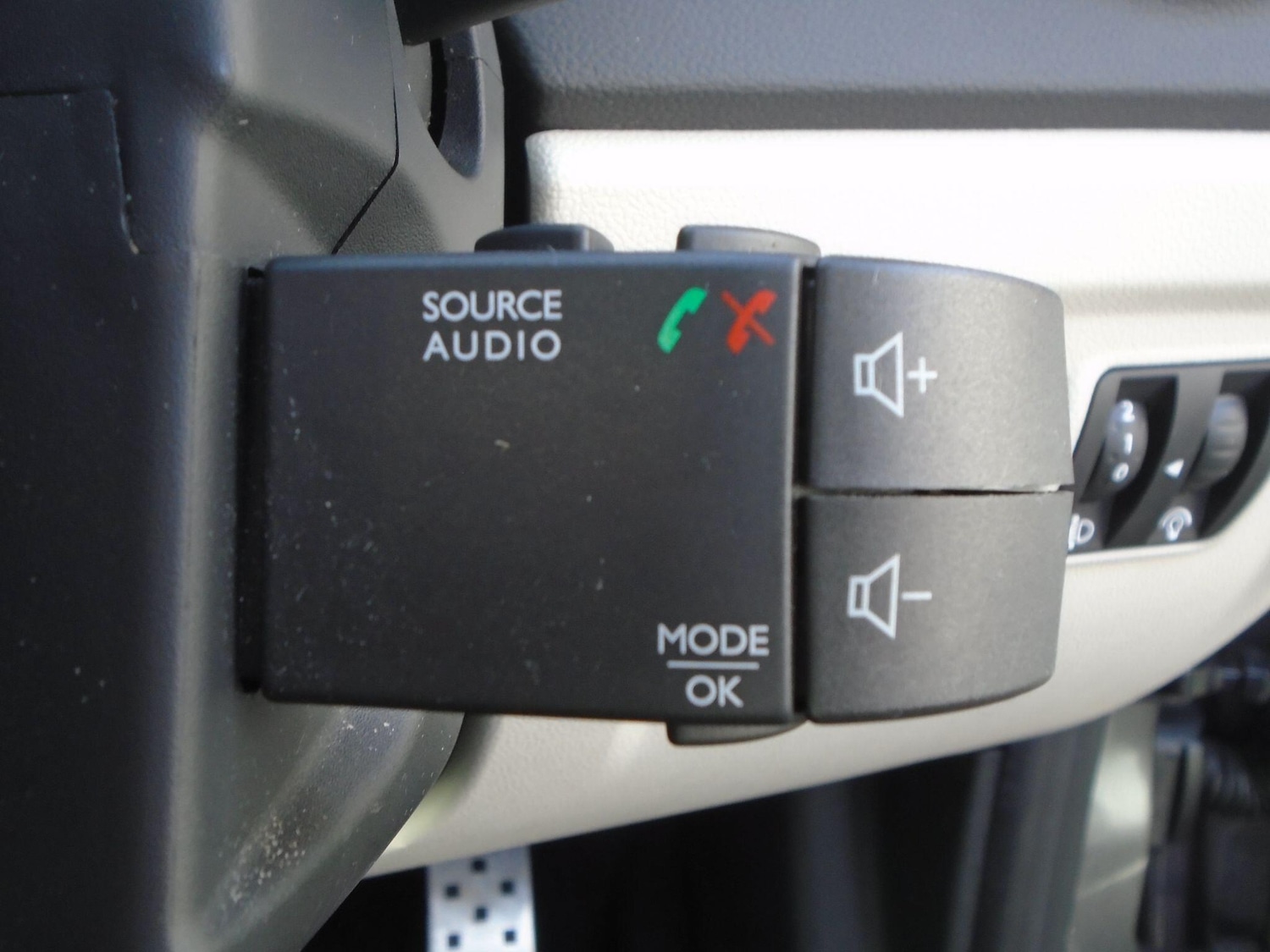 Used Renault Captur 2019 for sale - 76646284: Photo 43