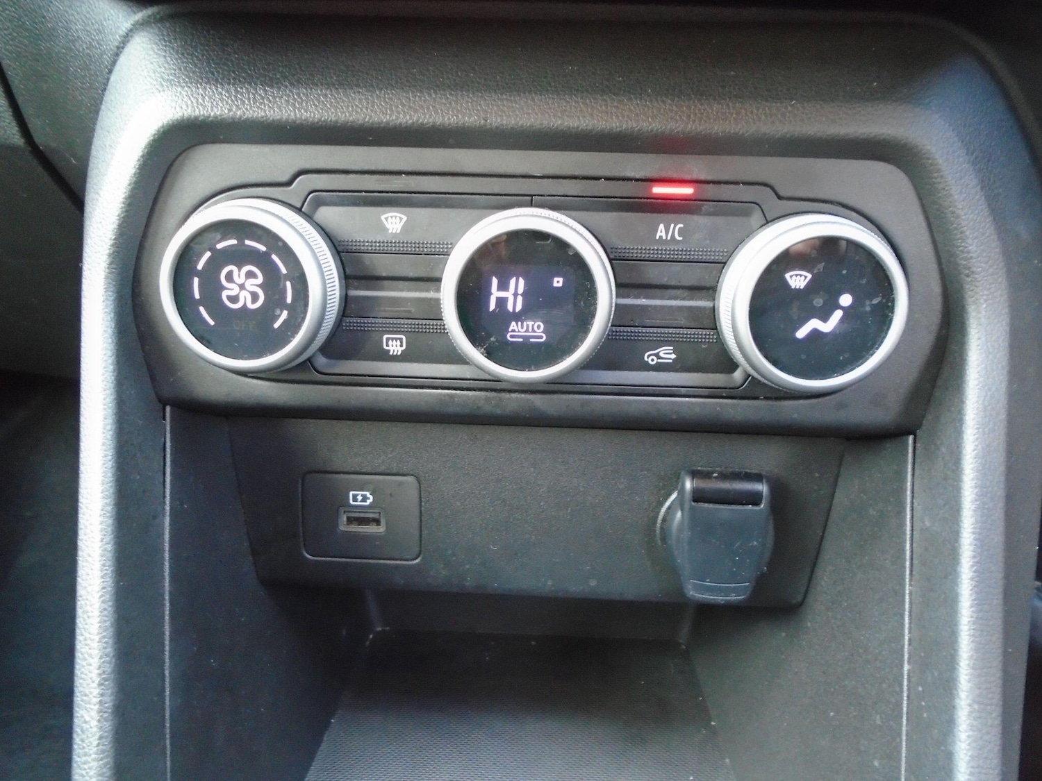 Used Dacia Jogger 2023 for sale - 76913746: Photo 48