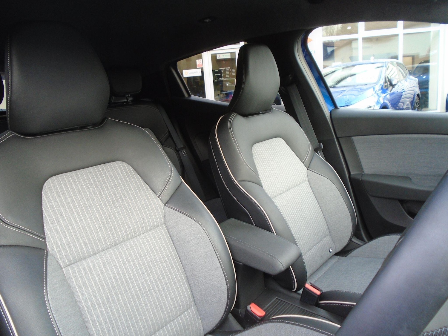 Used Renault Clio 2024 for sale - 77029081: Photo 21